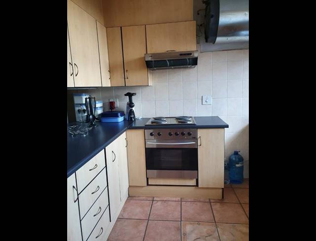 2 BEDROOM APARTMENT FOR SALE IN SILVERTON